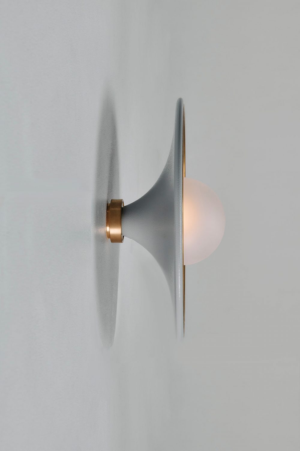 catch light storm brass off 1