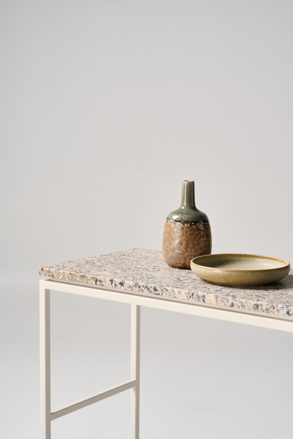 detail 1400 texture suede PC with Arena stone top