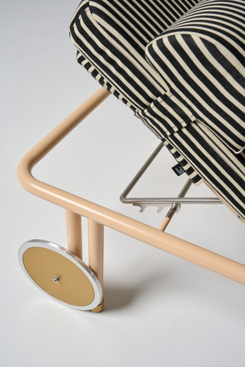 Salina Sunloungers in custom upholstery and lama PC detail