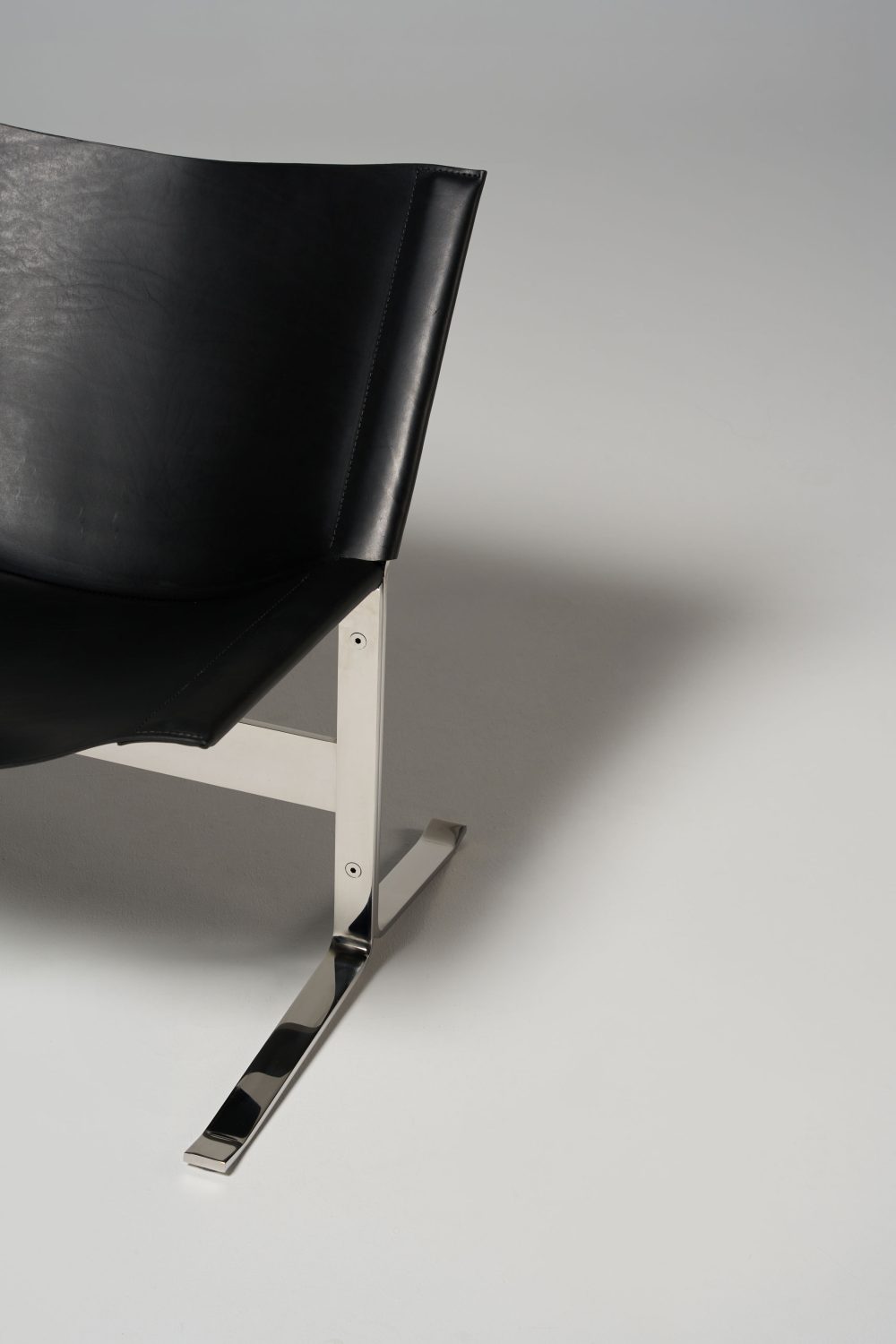 Meadmore Sling Chair Model 248 1963 polished stainless steel with black saddle leather (2)