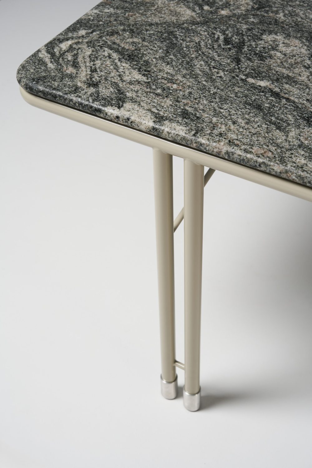 Salina Table Drift PC with Marina Velvet Bullnose Detail