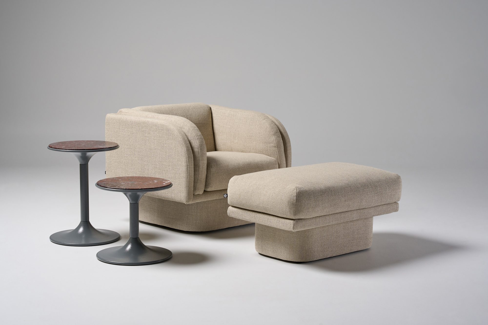 Harvey Armchair ottoman Porter Side tables 138079